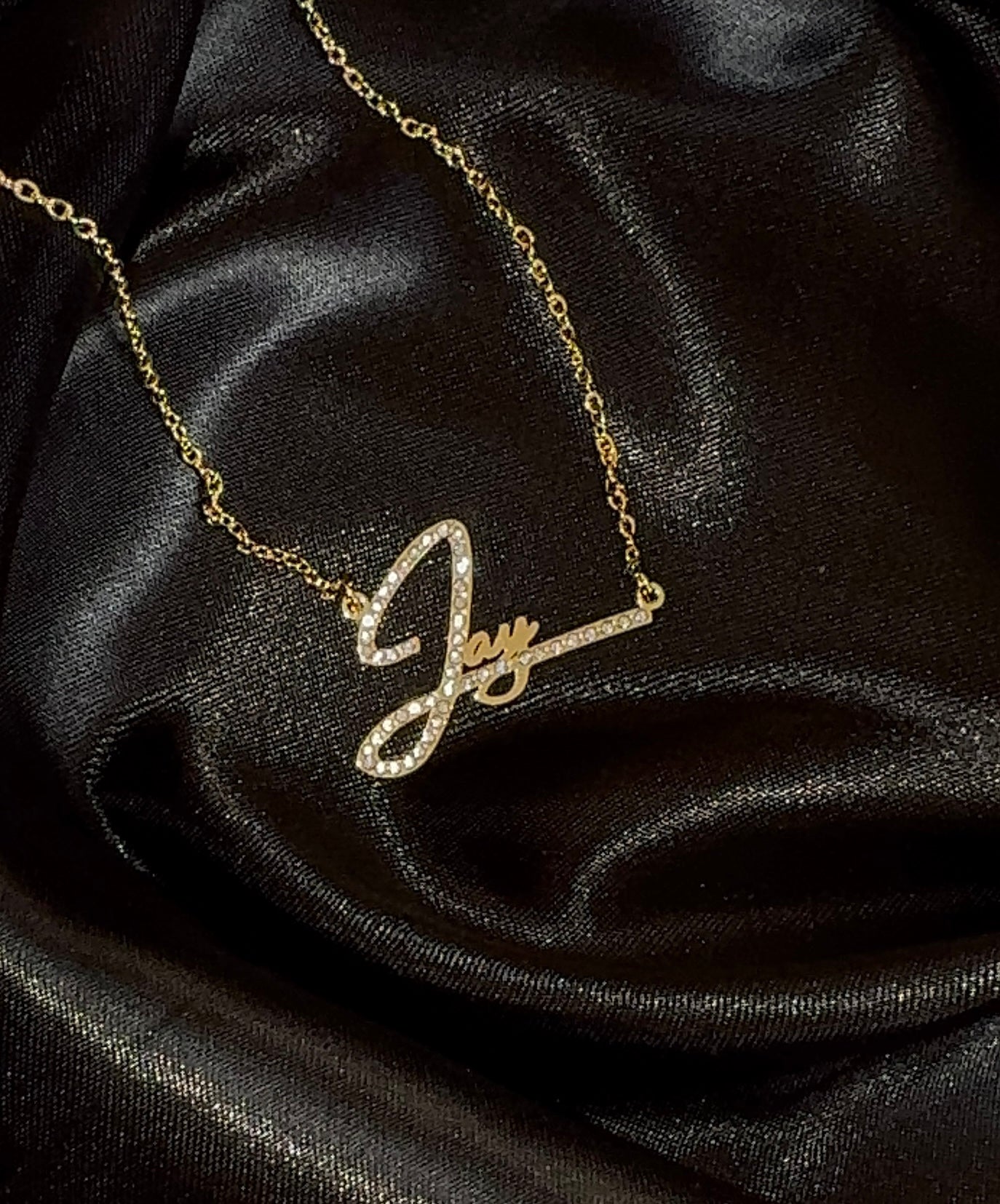 DEMI NECKLACE